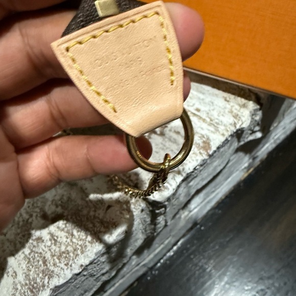 Louis Vuitton Mini Pochette Accesoires - Picture 5 of 8